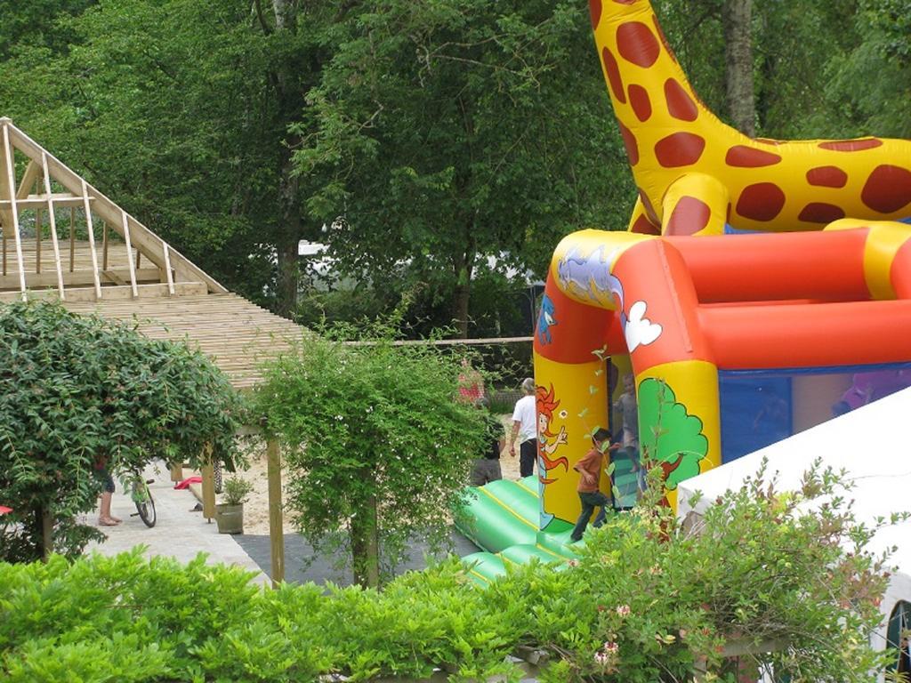Camping Des Rochers Des Parcs Hotel Clécy Exterior foto