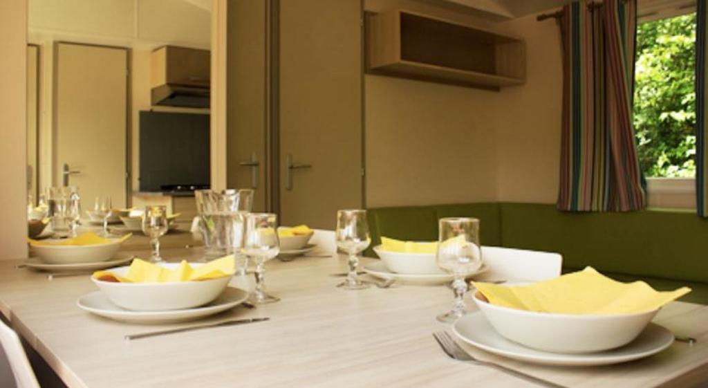 Camping Des Rochers Des Parcs Hotel Clécy Cameră foto