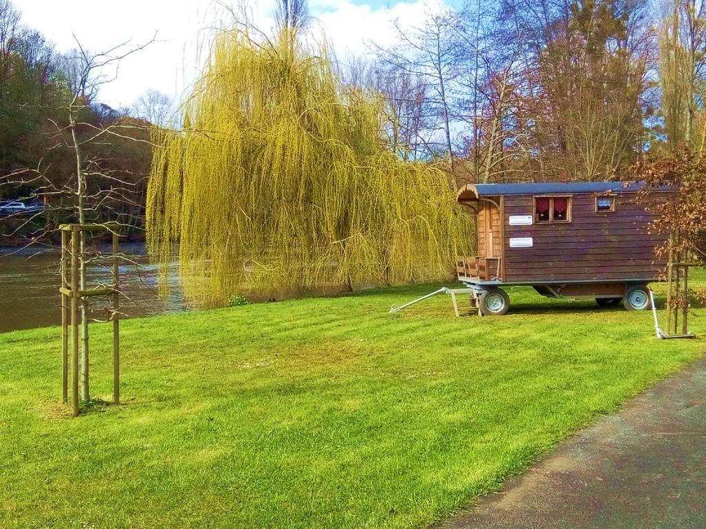 Camping Des Rochers Des Parcs Hotel Clécy Exterior foto